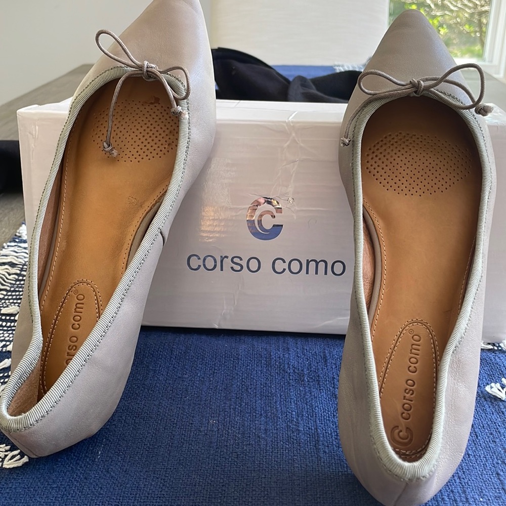 Corsica Como Recital flats Worn once. soft grey leather 9